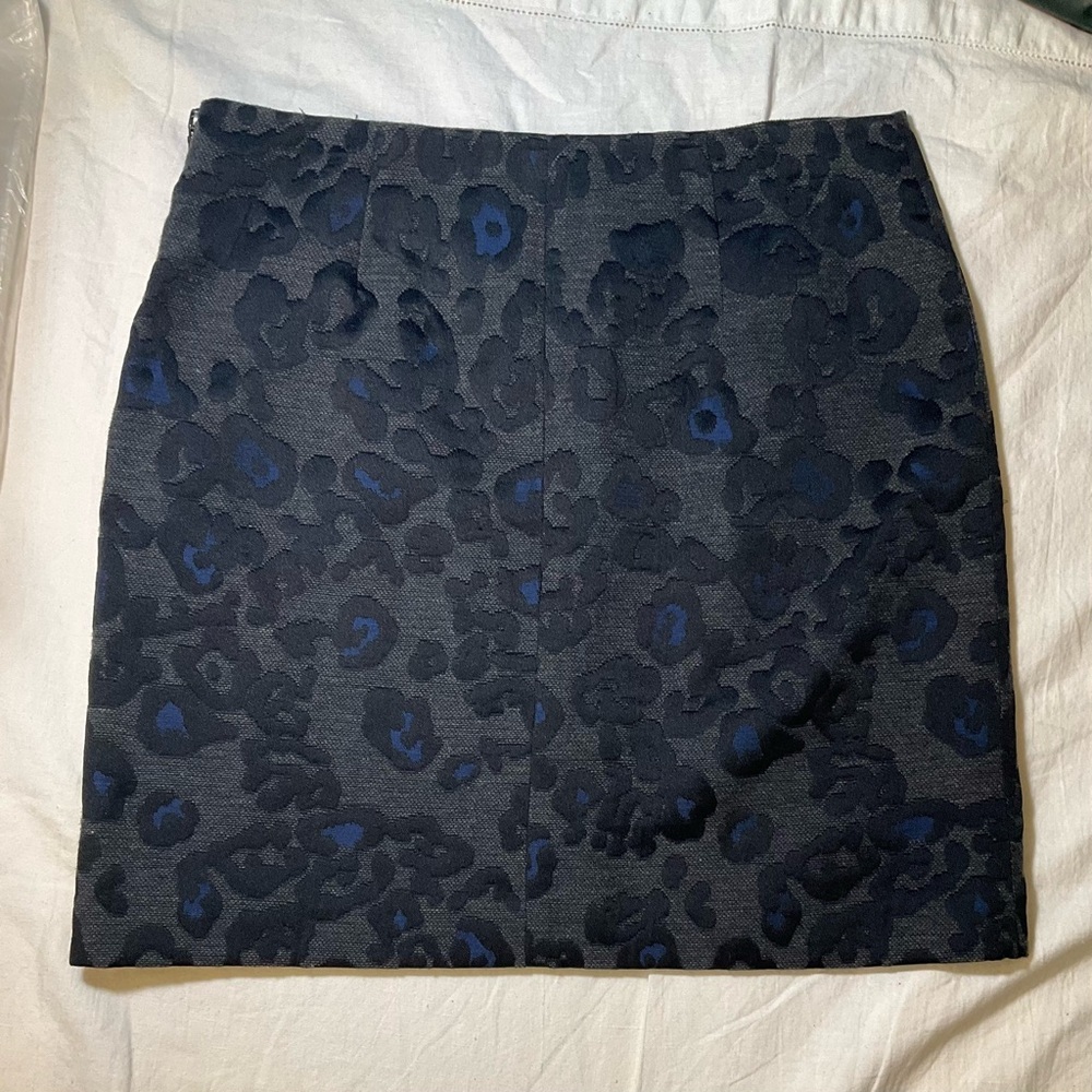 Ann Taylor Black‎ and Blue Patterned Mini Skirt - Picture 3 of 7